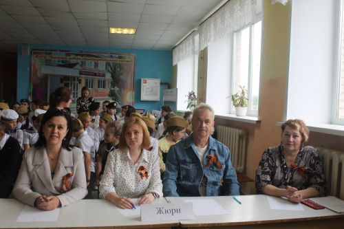 В Менделеевском районе исполнили военные песни