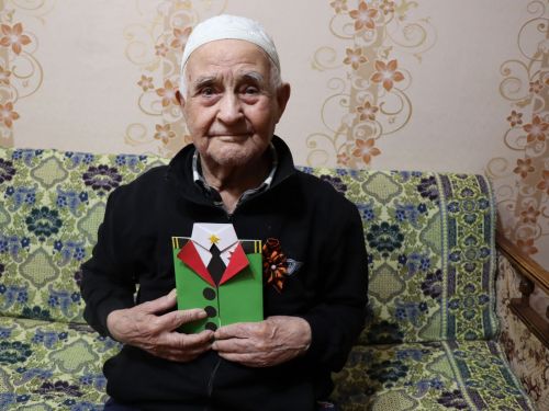 Глава района Радмир Беляев посетил участника войны Билала Валеева