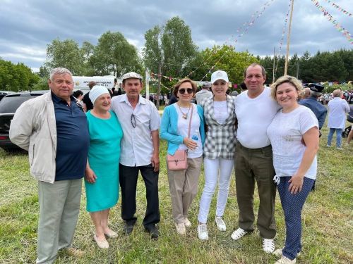 Сабантуй в Псееве: плескание в тазиках, бег в ластах и многое другое