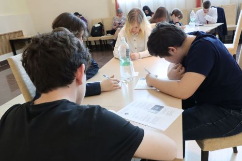 5 июня выпускники будут сдавать единый государственный экзамен по физике и истории