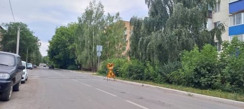 В Менделеевске начались работы по установке дополнительных искусственных дорожных неровностей