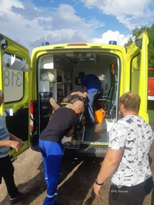 В Татарстане был спасен мужчина, на которого упало дерево