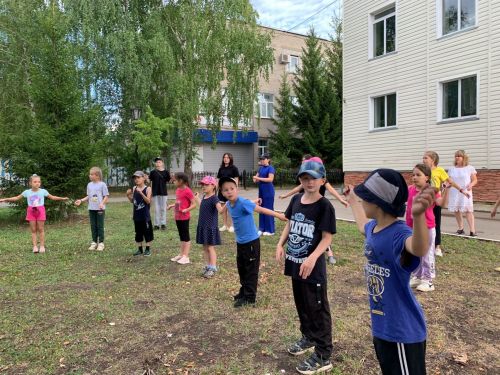 В Менделеевске проходят тренировки на свежем воздухе