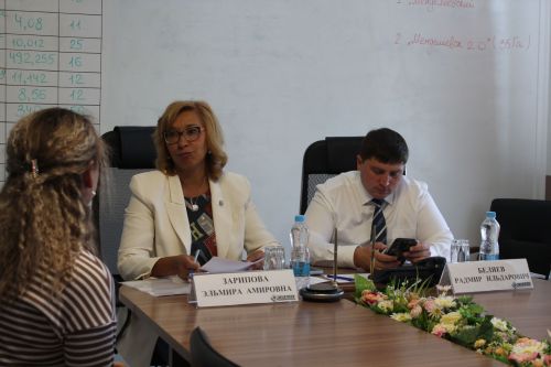Эльмира Зарипова провела приём менделеевцев