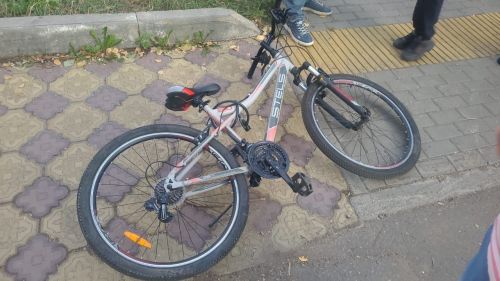 В Челнах ребенок на велосипеде попал под машину