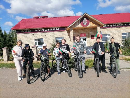 В селе Ижёвка жители приняли участие в велопробеге