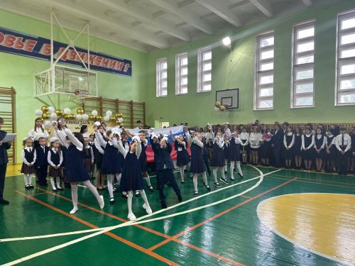 В Менделеевске 1 сентября первый звонок прозвучал для двадцати восьми первоклассников гимназии