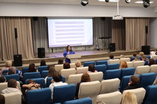 В Менделеевском лицее было проведено общешкольное родительское собрание