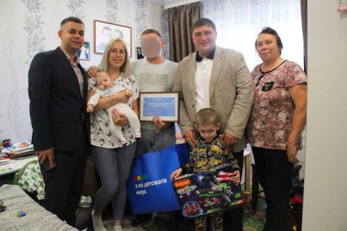 Глава Менделеевского района познакомился с новым жителем Менделеевска