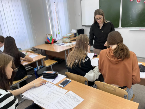 В Менделеевских школах провели разбор ошибок с участниками экзамена