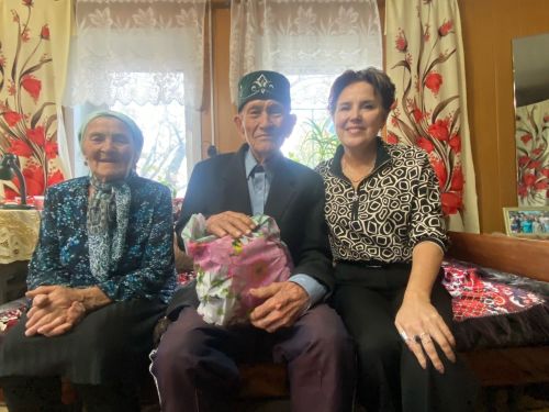 Участник Великой Отечественной войны Зайнак Аглиев принимал поздравления