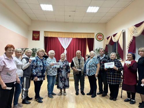 Жителям ТОС «Поселок» вручили подписку в качестве подарка