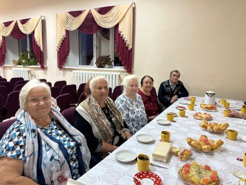 Жителям ТОС «Поселок» вручили подписку в качестве подарка