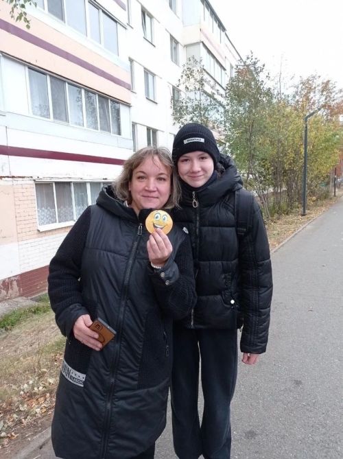 Менделеевцы приняли участие в акции «Поделись улыбкой»