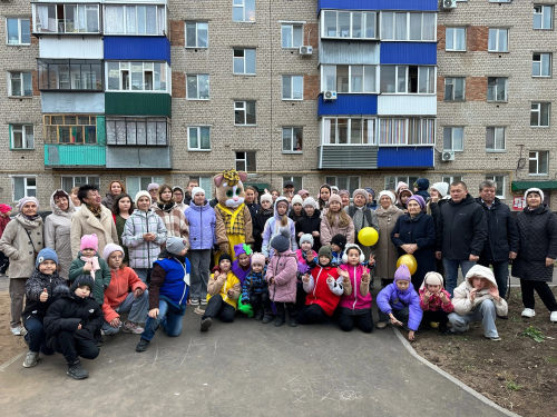 В Менделеевске состоялся яркий праздник двора