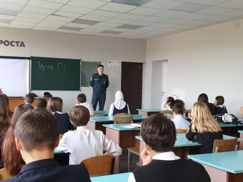 В школе №2 Менделеевска провели Всероссийский открытый урок культуры безопасности