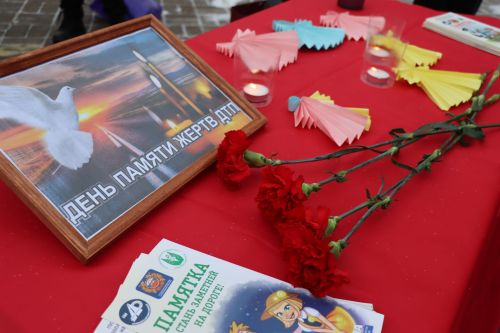 Они могли бы жить: акция памяти жертв ДТП прошла в Менделеевске