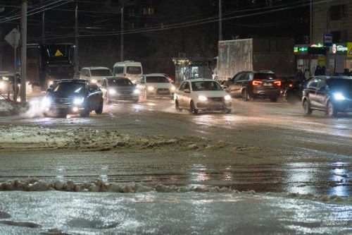 Сильная гололедица ожидается в Казани и Татарстане: водителей призывают к осторожности