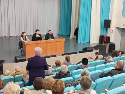Активные жители и власти обсудили вопросы ЖКХ и благоустройства территории ТОС «Карповец»