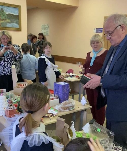 В Менделеевске прошла благотворительная ярмарка-продажа «СВОих не бросаем!»