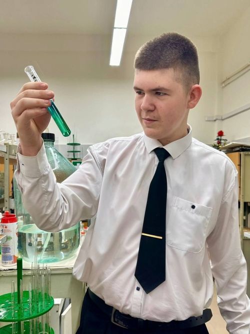 Первые Менделеевска знакомятся с разными профессиями