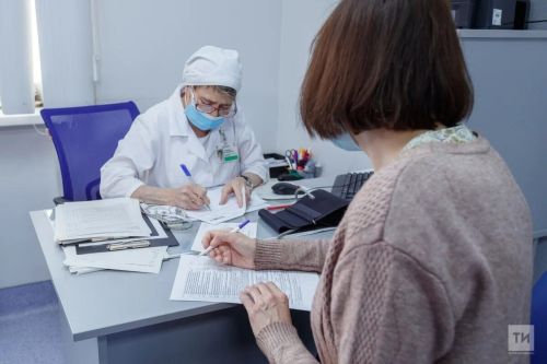 Специалисты Роспотребнадзора объясняют симптомы менингококковой инфекции жителям Татарстана