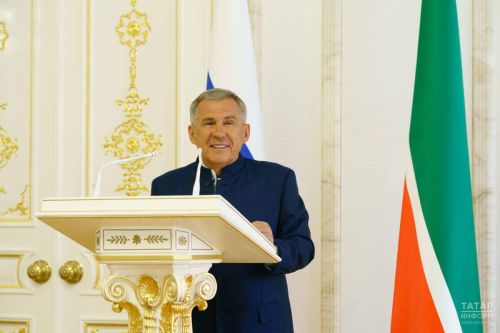 Раис Татарстана Рустам Минниханов поздравил жителей республики с Новым годом