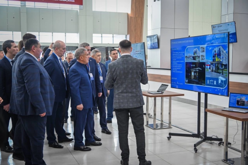 «Менделеевский цифровой город» презентовали Раису Татарстана Рустаму Минниханову