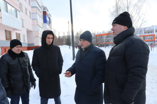 Ситуация по очистке улиц и дворов от снега на постоянном контроле главы Менделеевского района Радмира Беляева