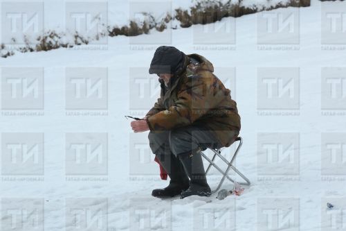 «Пришло время завершать рыбалку со льда»: глава ГИМС о ситуации на водоемах в РТ