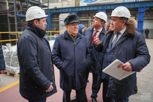 Государственный Советник Татарстана Минтимер Шаймиев встретился с коллективом Зеленодольского завода имени А.М. Горького