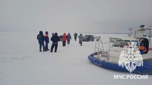 Опасный лёд: в Татарстане спасли двоих мужчин