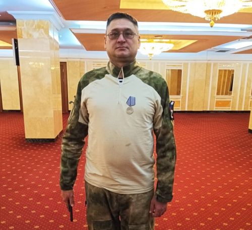 Демобилизованный участник СВО выписал «Менделеевские новости», находясь в Екатеринбурге