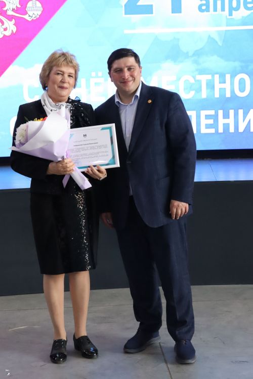 В Менделеевске чествовали служащих органов местного самоуправления