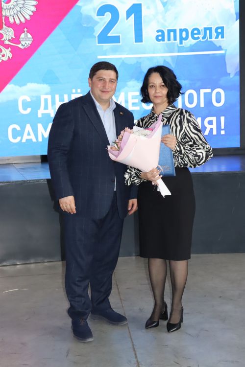В Менделеевске чествовали служащих органов местного самоуправления