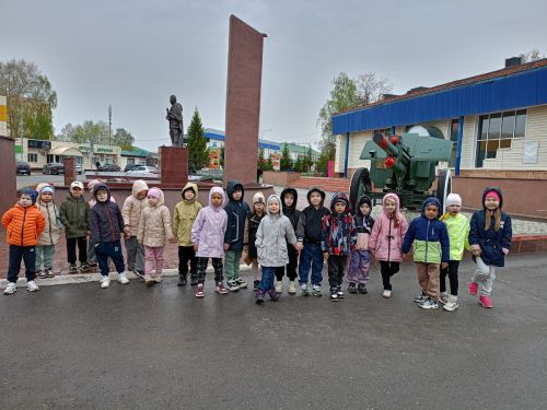 Для дошколят провели урок мужества