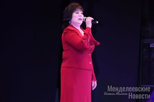 Положительные эмоции, повседневные заботы, юмор, фантазия и душевное отношение артистов – таким был концерт карповцев в рамках фестиваля народного творчества