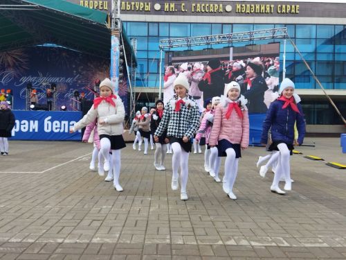 В Менделеевске театрализованную хореографическую композицию посвятили Великой Победе