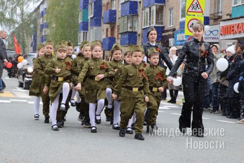 Парад Победы впервые в истории прошел под снегопадом