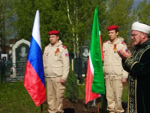 В Менделеевске в День Победы открыли мемориалы памяти героям СВО