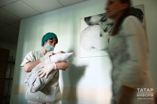 Госдума одобрила ежегодную выплату работающим родителям с двумя и более детьми