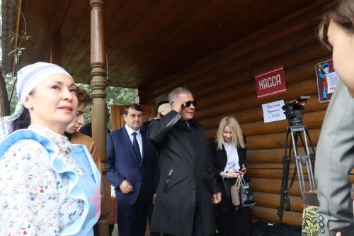 На Казанском Сабантуе Менделеевск представил подворье в стиле Советского Союза