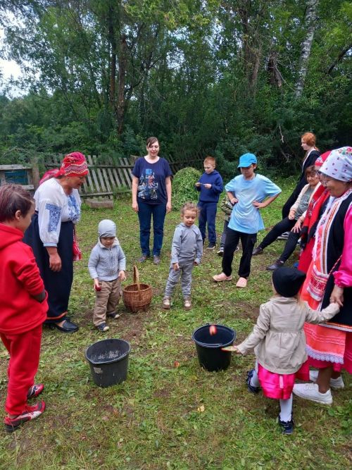 Праздник Яблочного Спаса прошел в Новом Кокшане