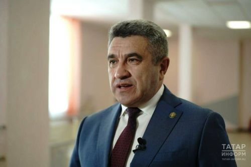 Ильнур Хадиуллин расскажет о подготовке к 1 сентября и развитии образования в РТ
