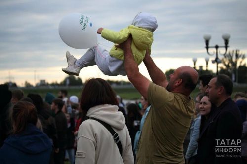 В Госдуме предложили увеличить пособие по уходу за ребенком до полутора лет