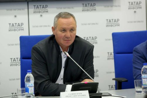 Айдар Салимгараев поздравил работников СМИ с Днём российской печати