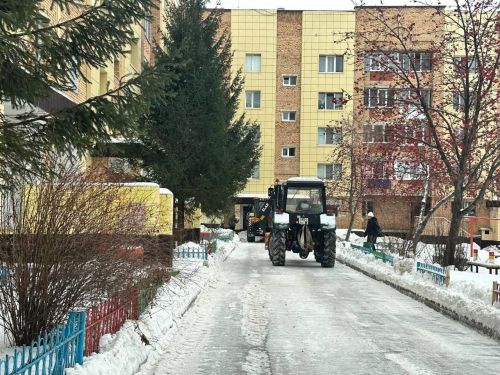 В связи с ухудшением погодных условий в Менделеевске ведутся работы по устранению гололеда