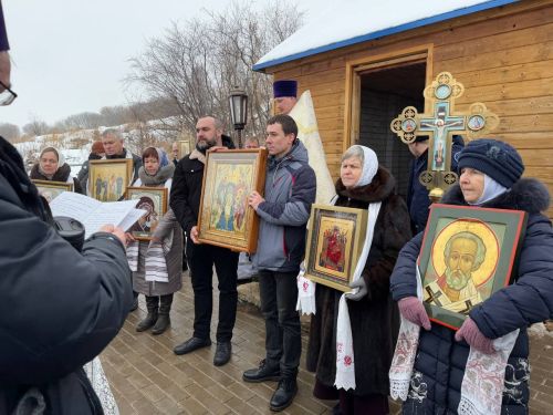 Как верующие Менделеевска отмечают праздник Крещения Господня