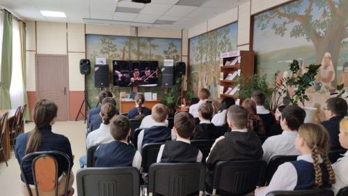 В Центральной библиотеке Менделеевска прошел час памяти «Герои блокадного Ленинграда»