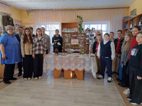 В преддверии Дня снятия блокады Ленинграда ученики Тихоновской школы посетили экскурсию в местную библиотеку